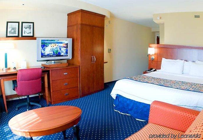 Courtyard By Marriott Downtown 3*