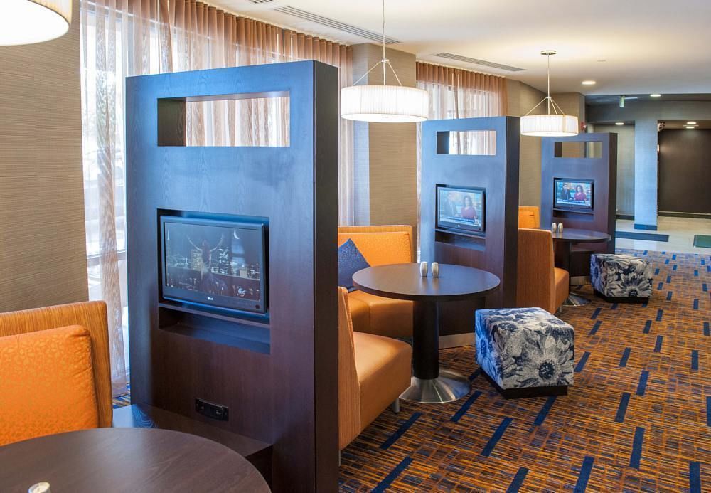Courtyard By Marriott Downtown Hotel Pensacola