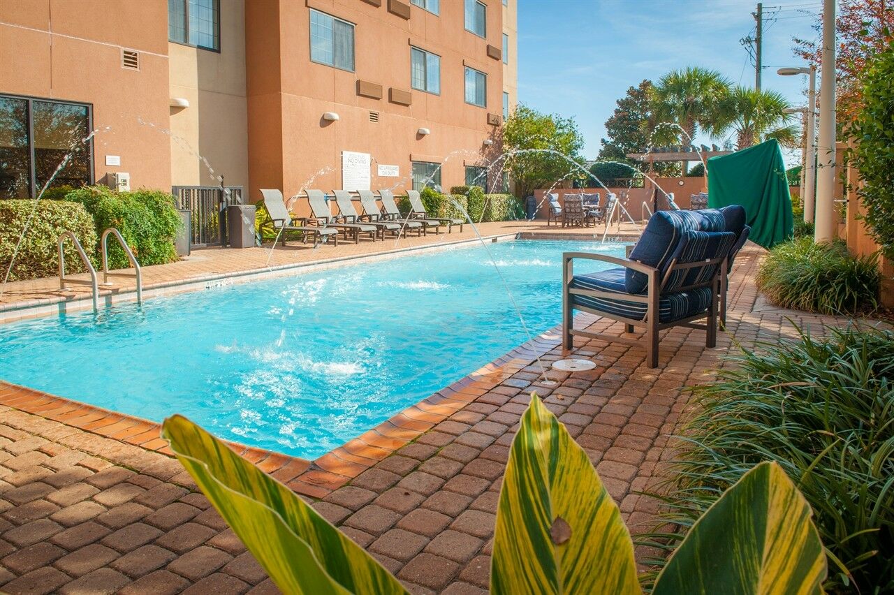 Courtyard By Marriott Downtown